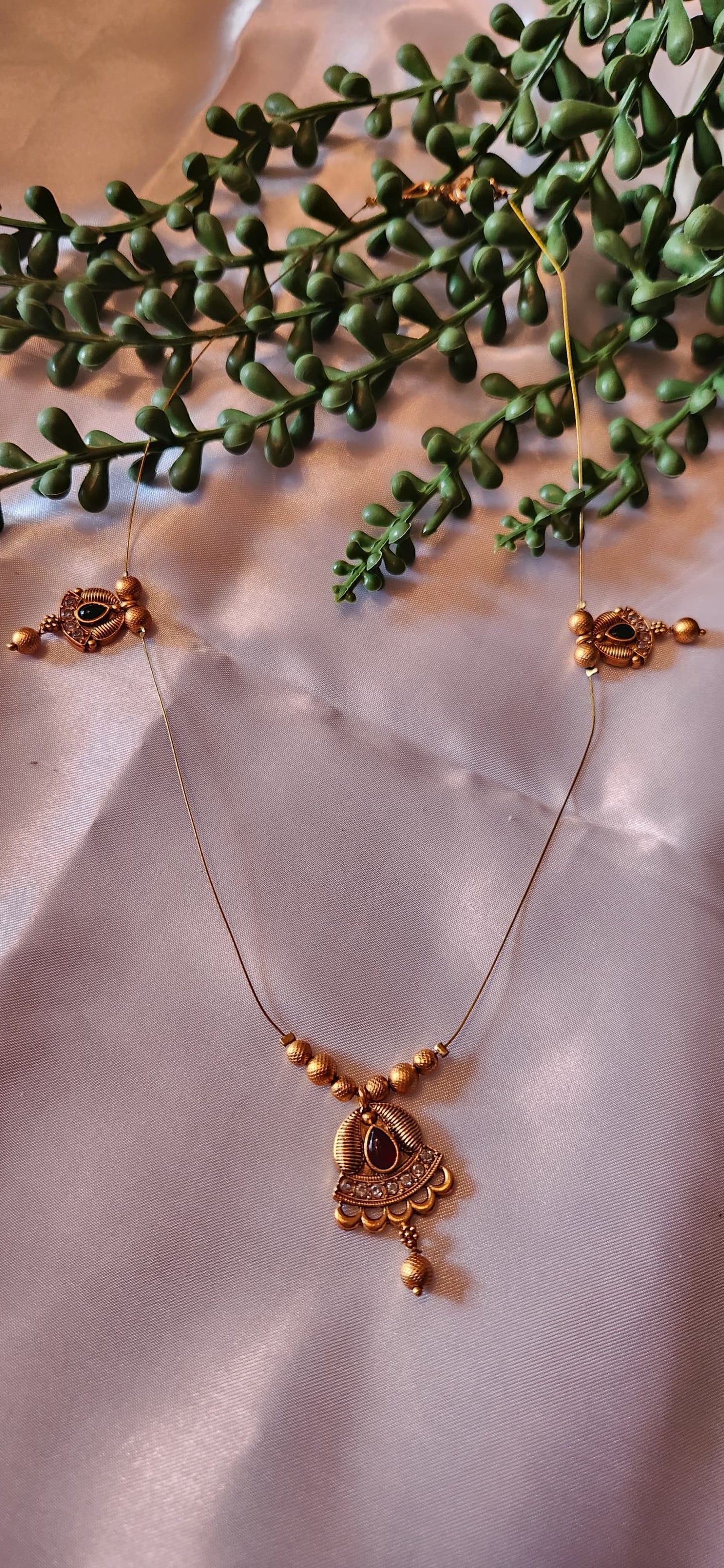 Antique Gold Invisible Chain Necklace Set with Earrings