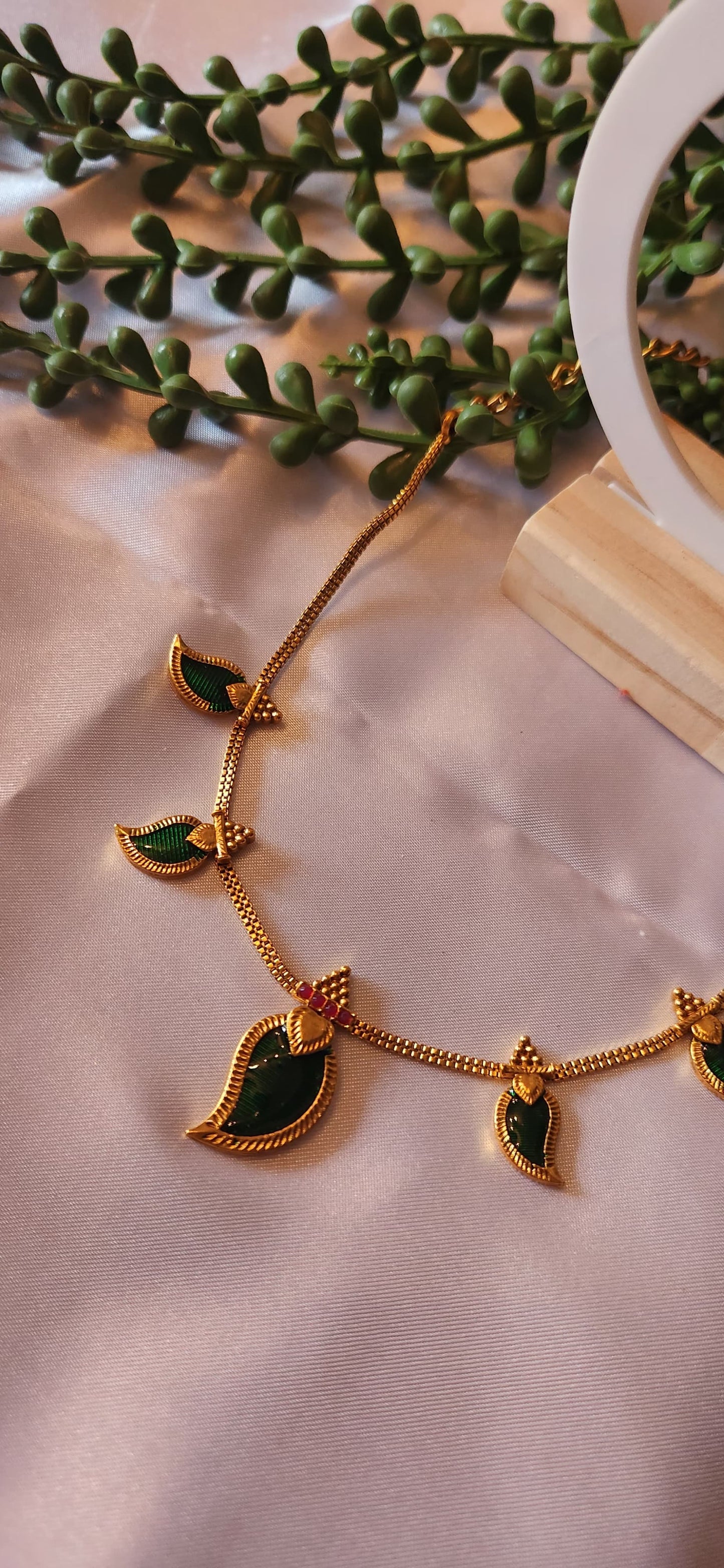 Antique Gold Palakka Mango Leaf Necklace Set