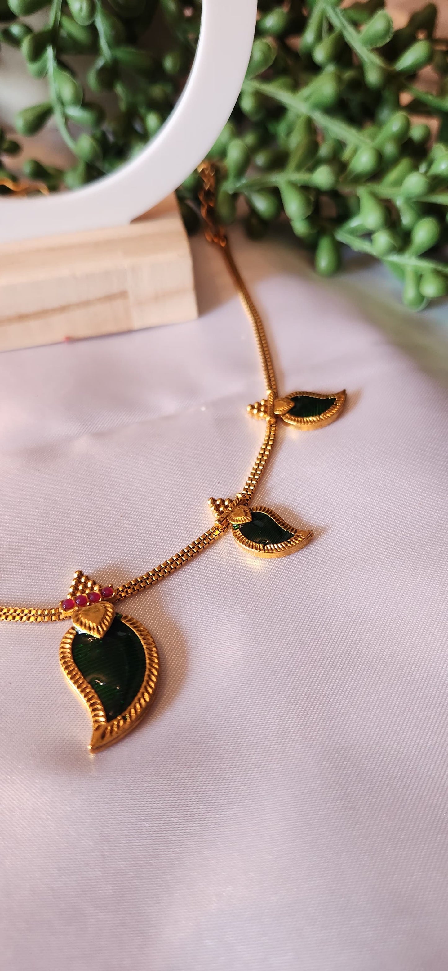 Antique Gold Palakka Mango Leaf Necklace Set