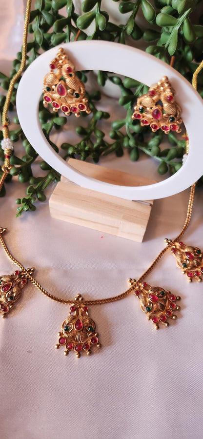 Antique Gold Peacock Motif Necklace Set with Ruby Kemp Stones