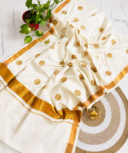 Off-White Cotton Saree with Gold Zari Polka Dot Motifs – Kerala Cotton Saree with Gold Border