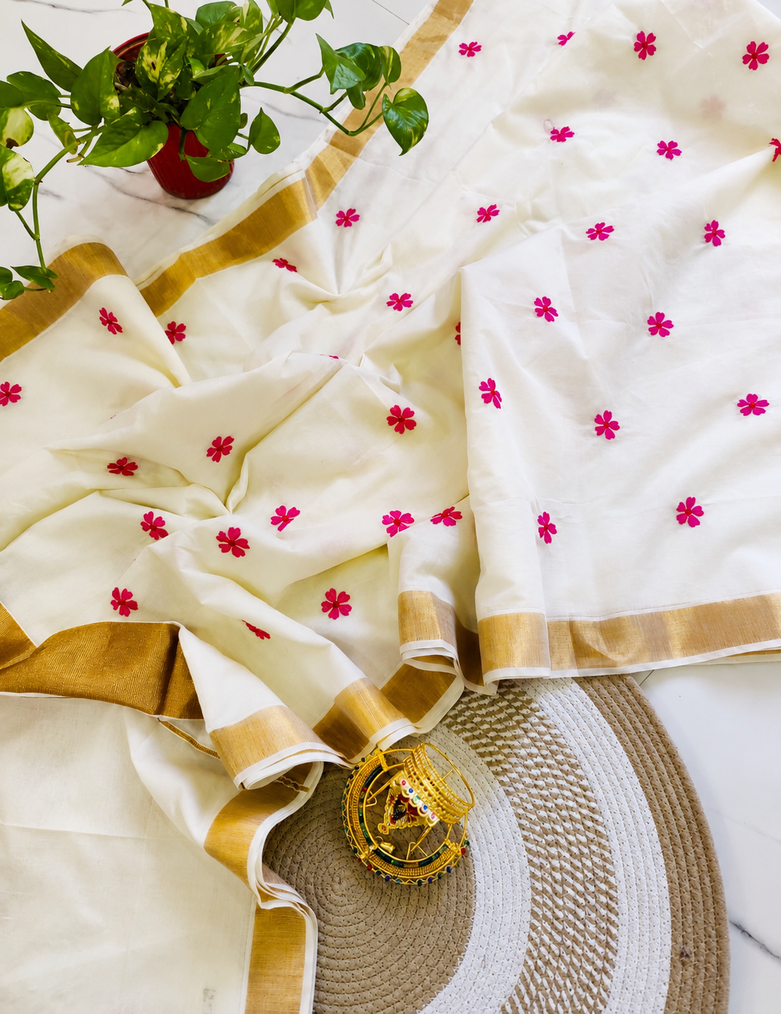 Off-White Cotton Saree with Pink Flower Embroidery – Kerala Cotton Saree with Gold Border
