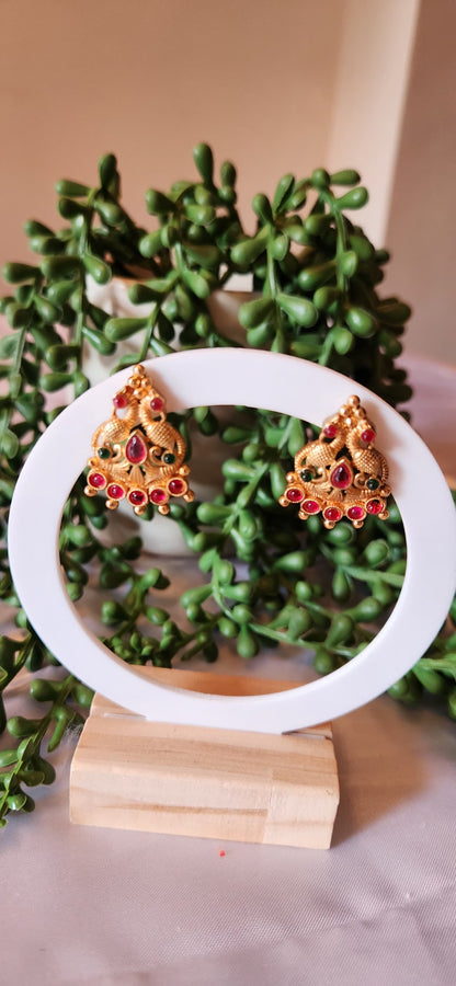 Antique Gold Peacock Motif Necklace Set with Ruby Kemp Stones