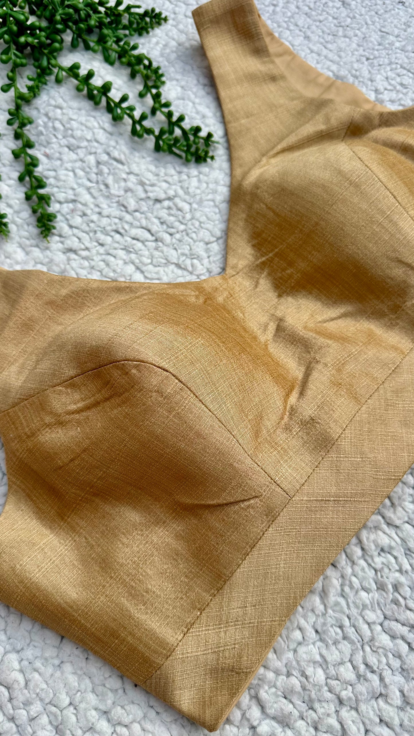 Crème Mulberry Silk Sleeveless Blouse | Size 40 (Alterable 32-42)