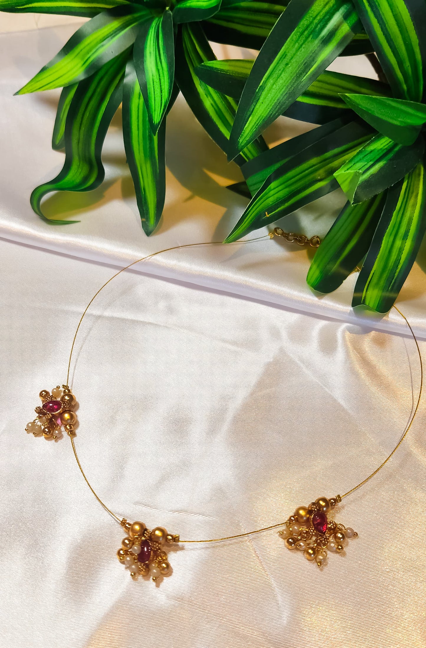 Lightweight necklace with ruby stones and pearls – festive ethnic jewellery