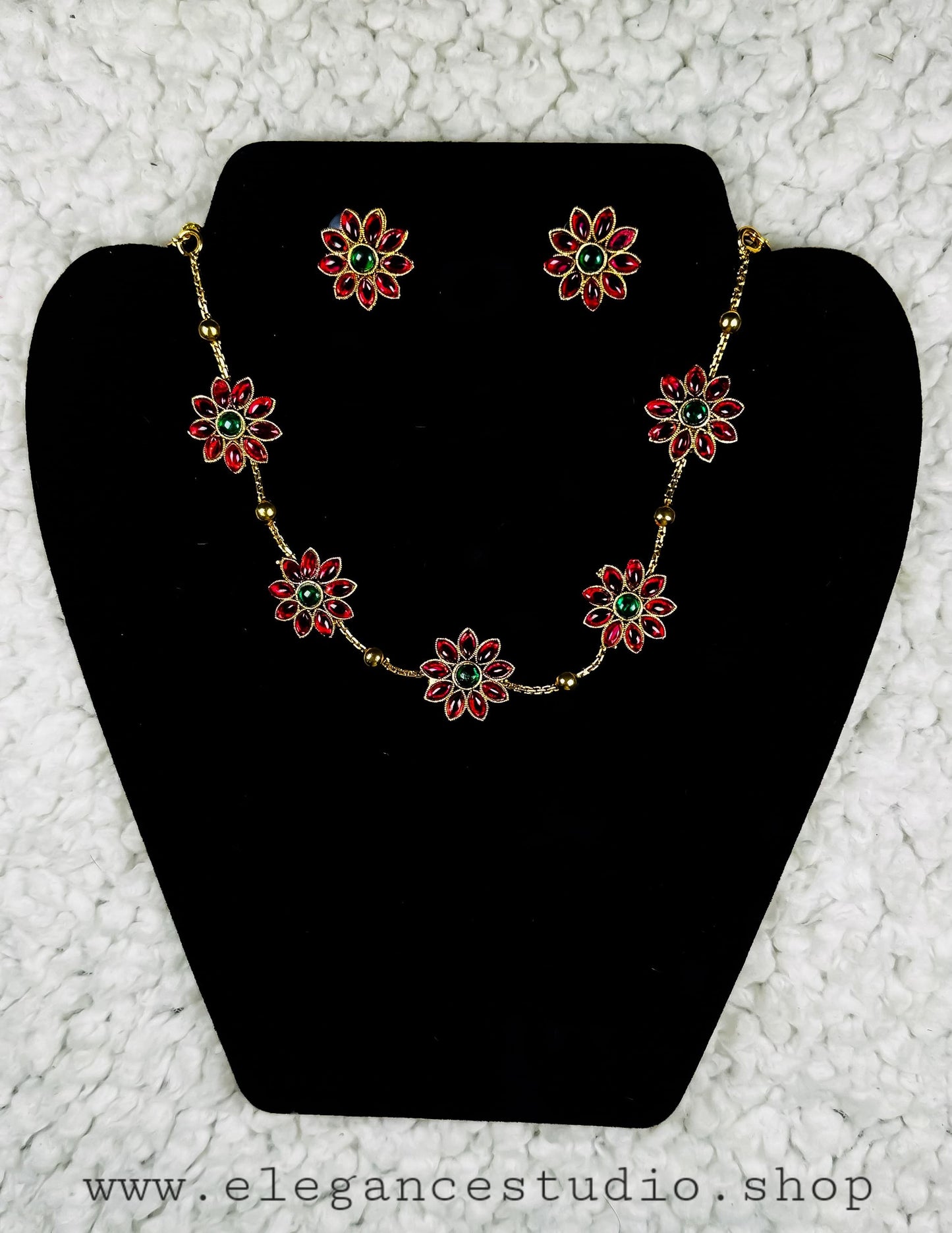Traditional Gold Emerald Flower Necklace and Earrings Set