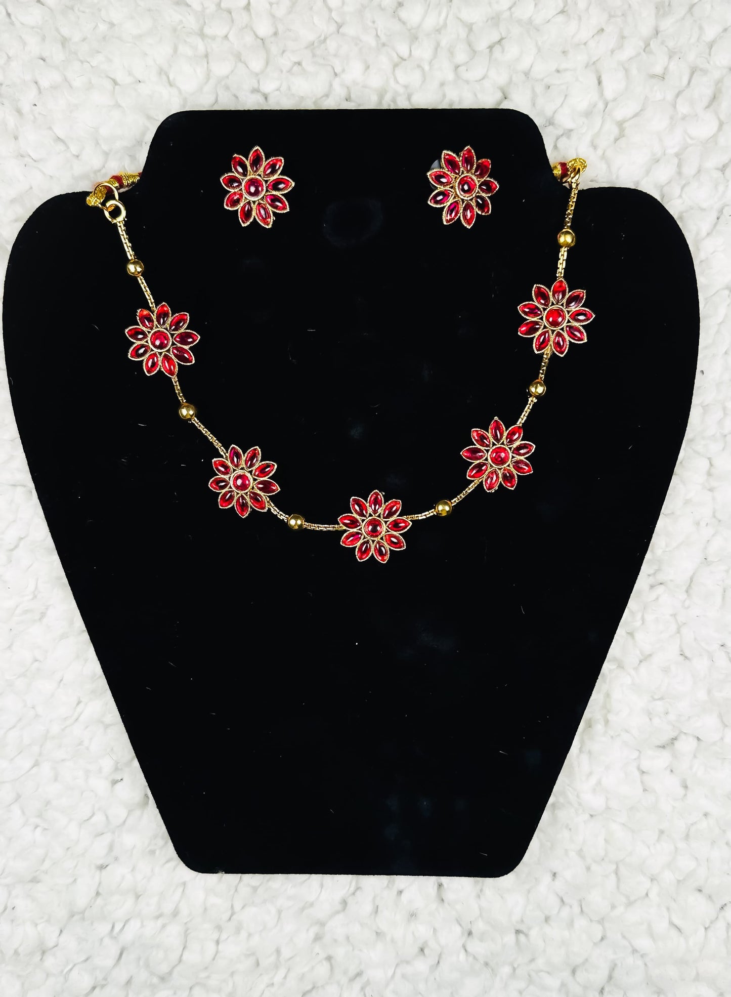 Traditional Gold Emerald Flower Necklace and Earrings Set